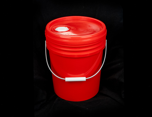 紅桶白蓋
